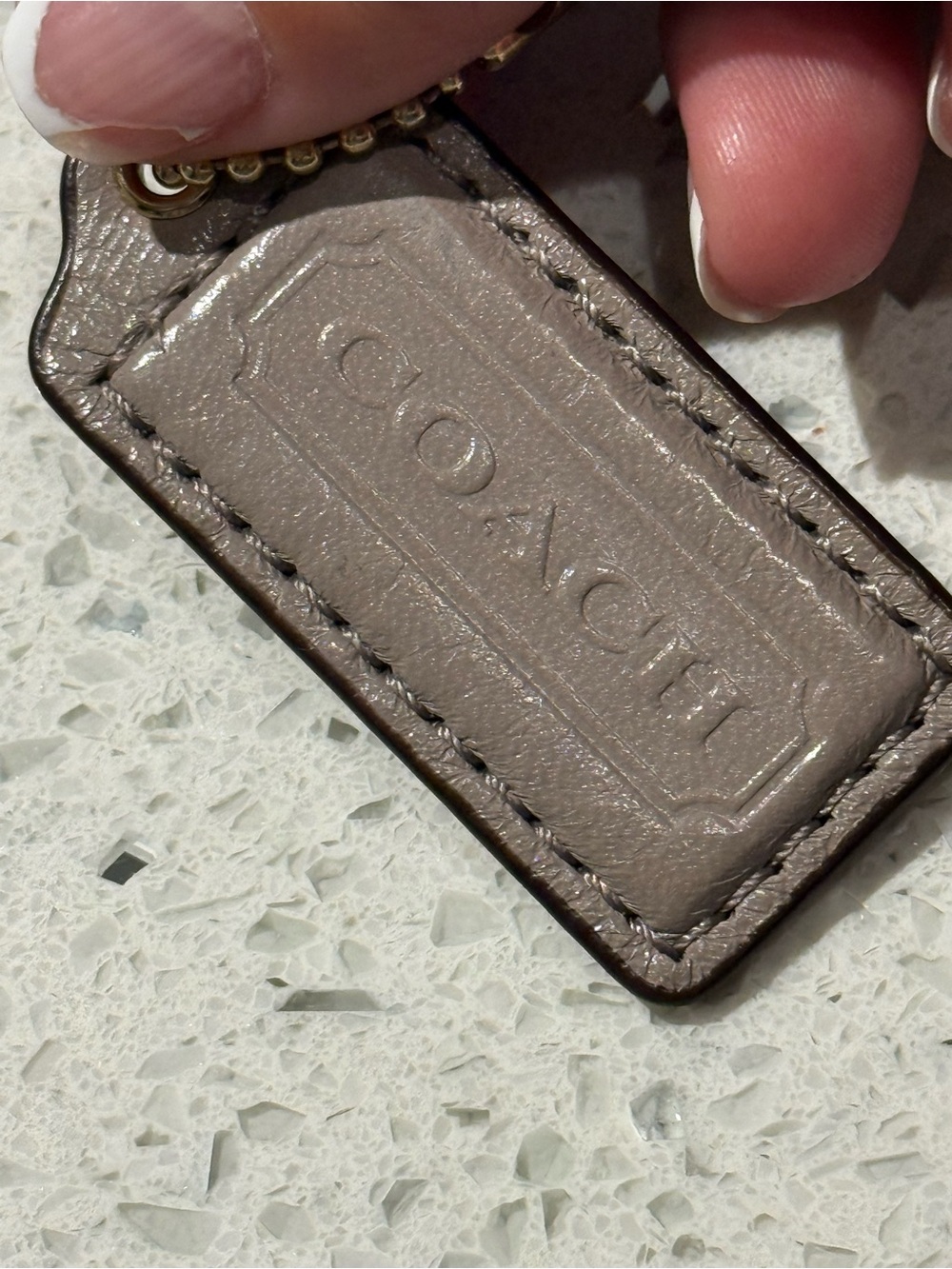 Coach authentic Leather Tag with metal horse and carriage- Taupe - Picture 4 of 4
